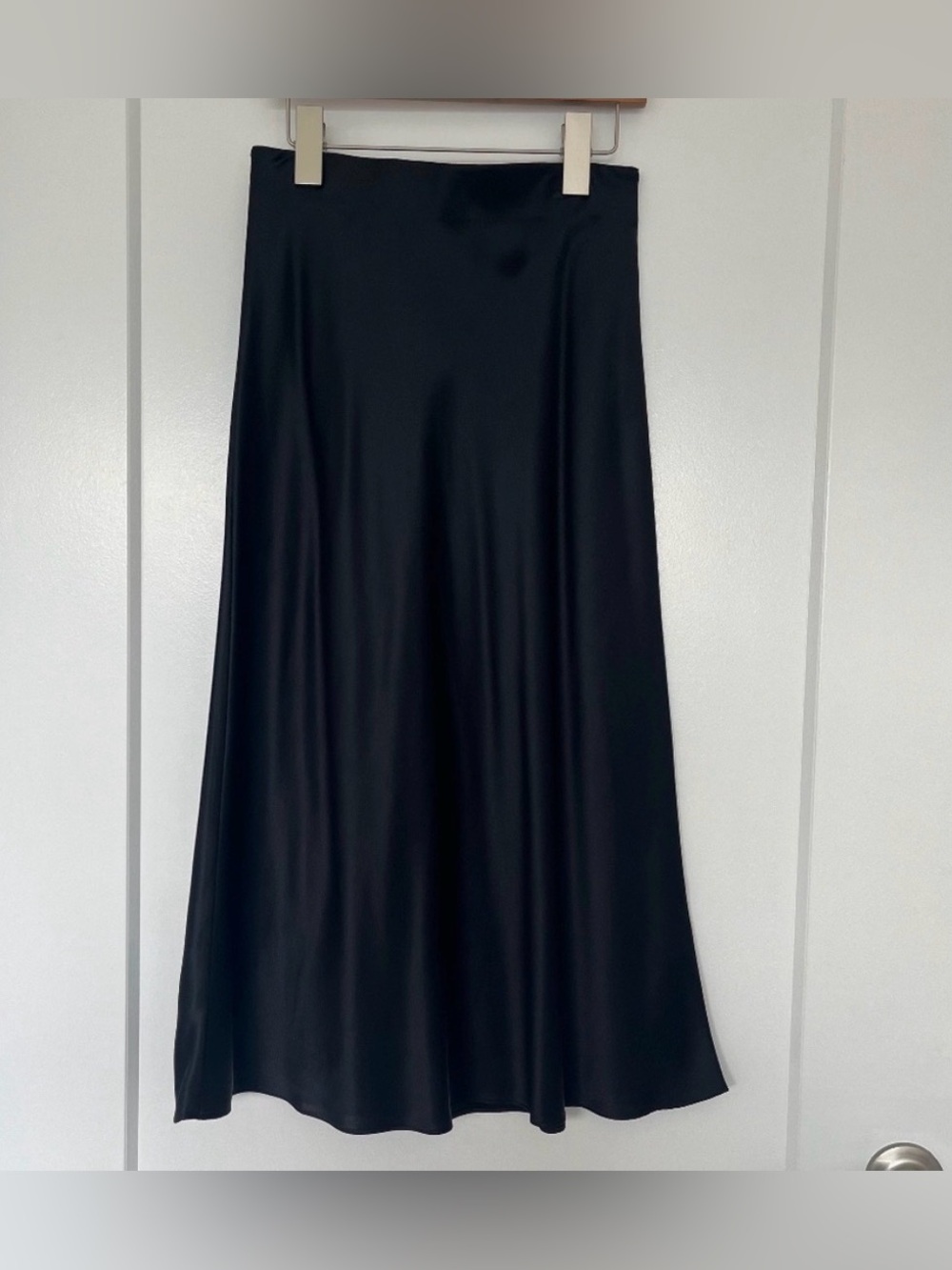NWT Quince 100% silk Washable Silk Midi Skirt Black mulberry size XS - Picture 2 of 4